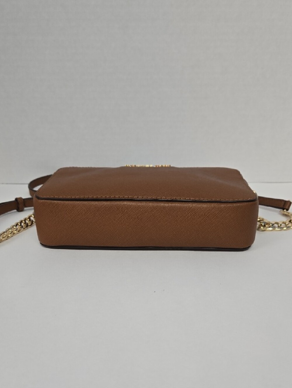 Michael Kors Brown Saffiano Leather Crossbody w/Gold Chain EUC 8.5"x5"x2" - Picture 6 of 14